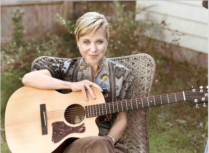 Kristin Hersh announces new album, shares “Dark Eyed Junco”